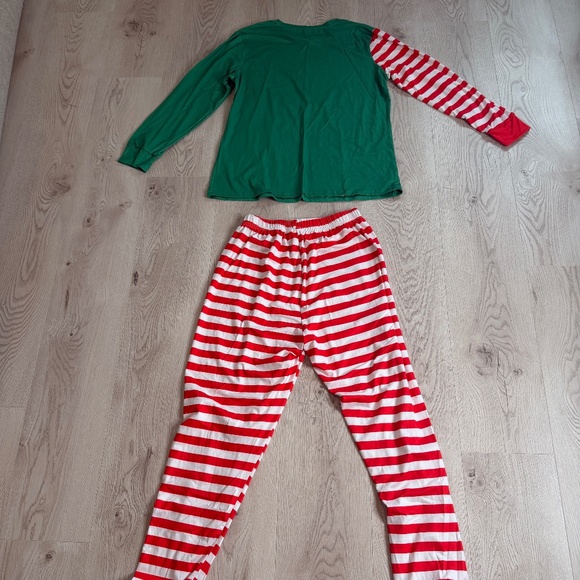 Christmas Pajamas Set Holidays Top and Pants Sz.M - Picture 3 of 5
